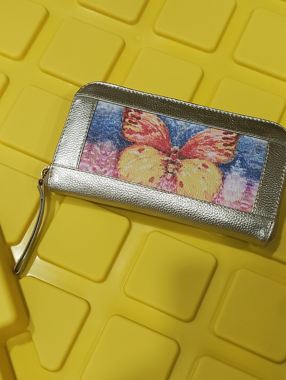 Source Unknown Metallic Silver Wallet with Multicolor Butterfly Panel
